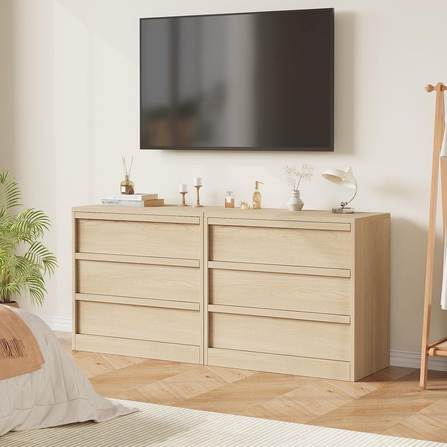 Natural Oak 3-Drawer Dresser With Generous Storage
